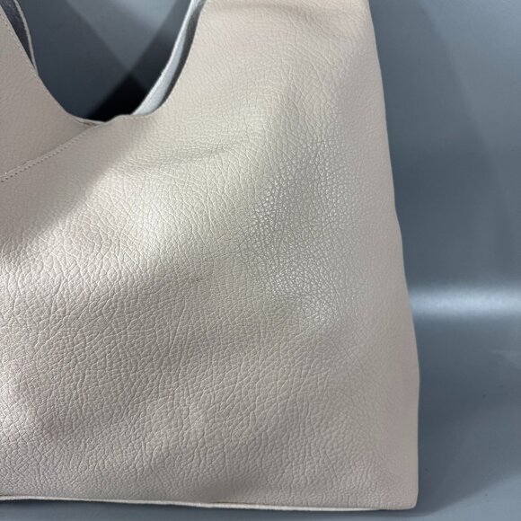 NWT Babana Republic Vegan Leather Slouchy Tote - Picture 4 of 16